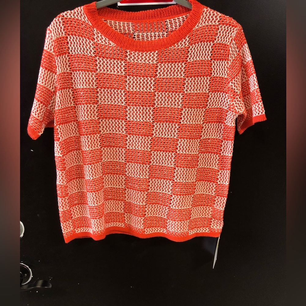 🟩 4/$15 NWT Women’s NXH shirt. Orange and white checkered. Size XL